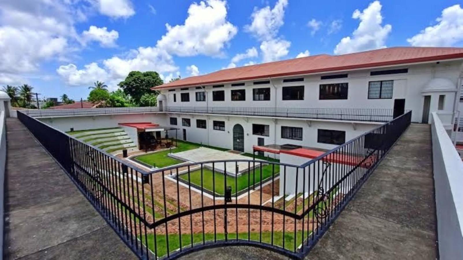 Fernando'S Hotel Sorsogon Екстер'єр фото